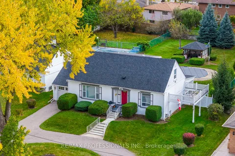 24 Elmcrest Rd, Toronto, ON M9C 3R8