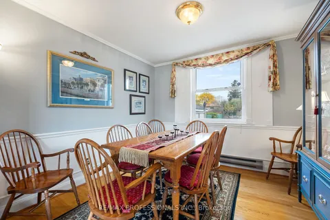 24 Elmcrest Rd, Toronto, ON M9C 3R8