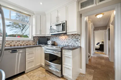 24 Elmcrest Rd, Toronto, ON M9C 3R8