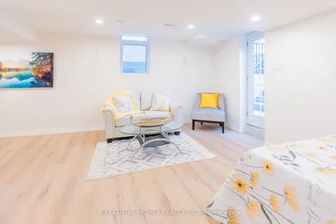 6885 Apex Crt, Mississauga, ON L5N 7H6