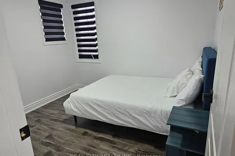 1680 Samuelson Circ, Mississauga, ON L5N 7Z7