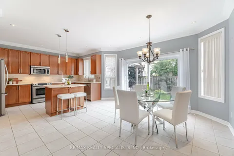 1026 Laidlaw Dr, Milton, ON L9T 6R9
