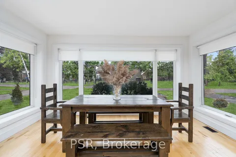 105 Mineola Rd, Mississauga, ON L5G 2C4