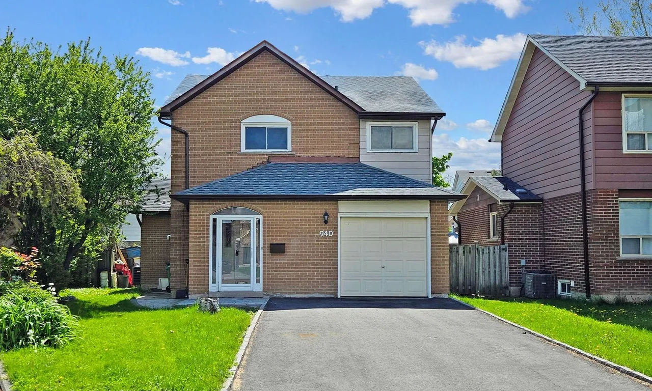 940 Monte Carlo Crt, Mississauga, ON L5C 3M1