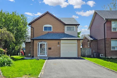 940 Monte Carlo Crt, Mississauga, ON L5C 3M1