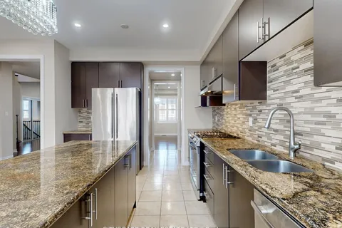 4 Ingleside Rd, Brampton, ON L6Y 0Z2