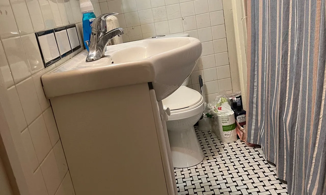 Detached interior view at 579 Indian Rd Toronto