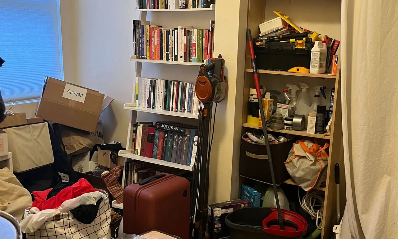 Detached kitchen at 579 Indian Rd Toronto