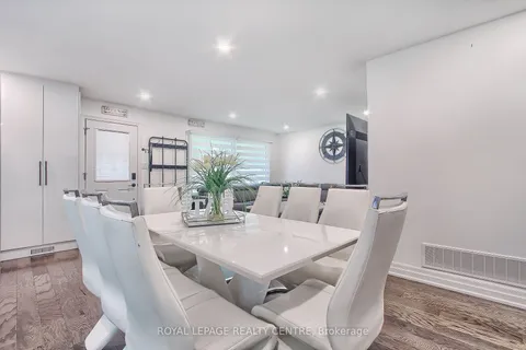 372 Wildwood Dr, Oakville, ON L6K 1T2