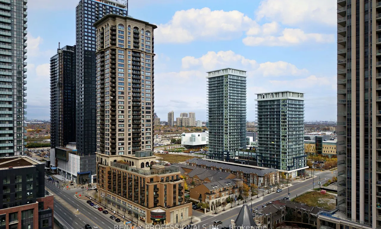 Comm Element Condo 1 bedroom 2 bathroom at 385 Prince Of Wales Dr in Mississauga - MLS# W10409652