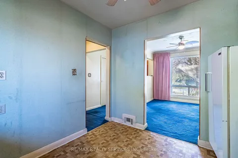 19 Mulgrove Dr, Toronto, ON M9C 2R1