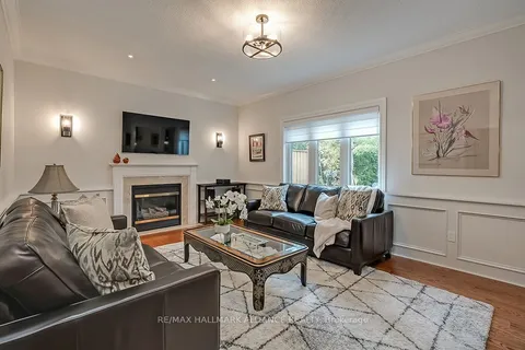 1389 Creekwood Tr, Oakville, ON L6H 6C7