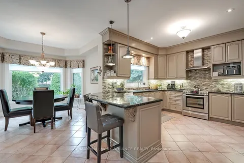 1389 Creekwood Tr, Oakville, ON L6H 6C7