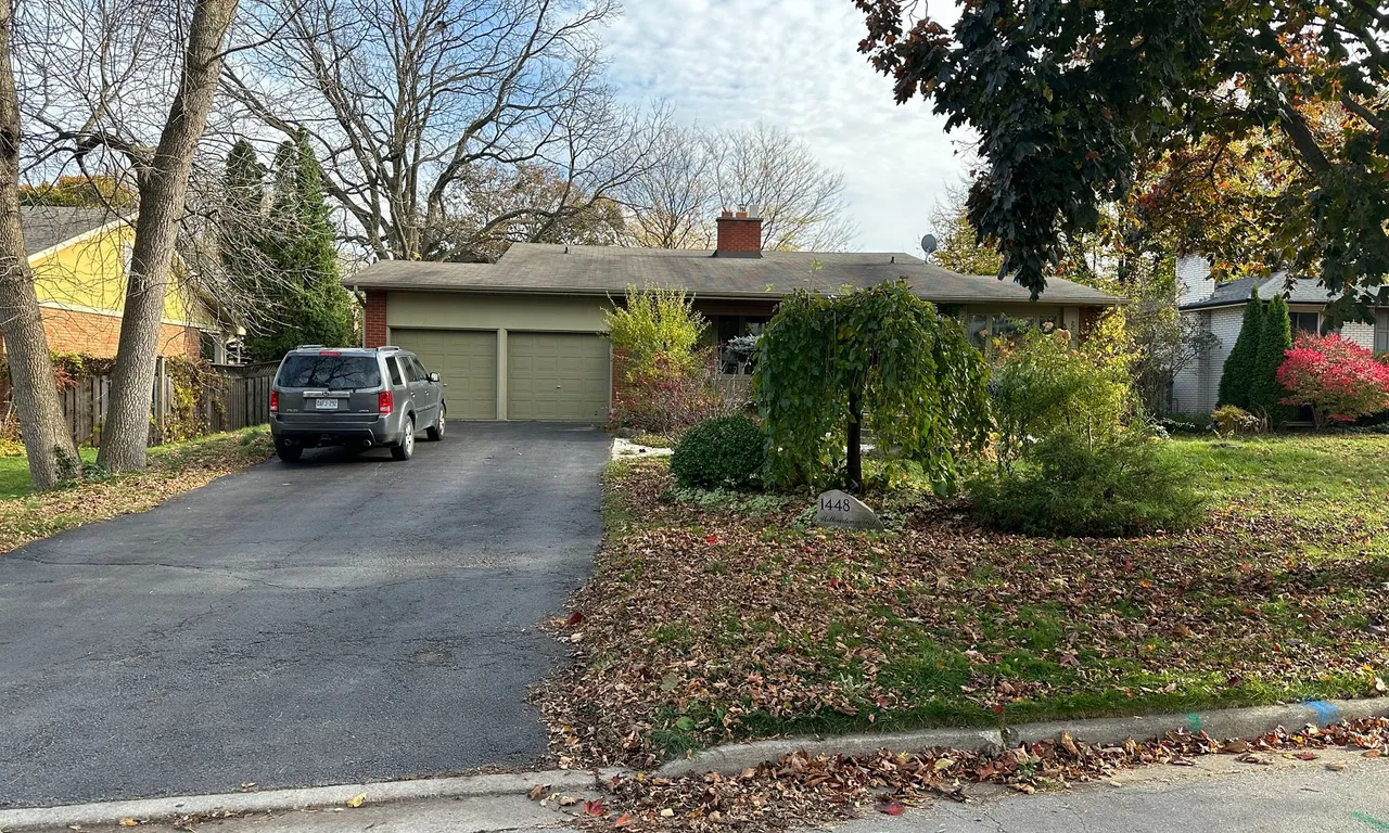 1448 Willowdown Rd, Oakville, ON L6L 1X3