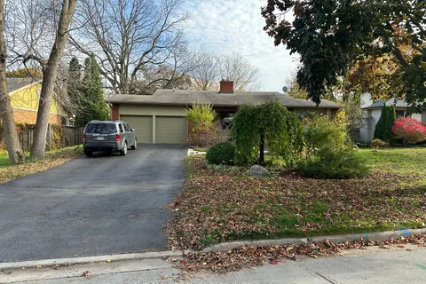 1448 Willowdown Rd, Oakville, ON L6L 1X3