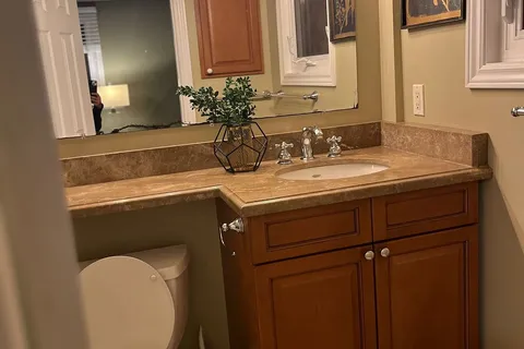 1448 Willowdown Rd, Oakville, ON L6L 1X3