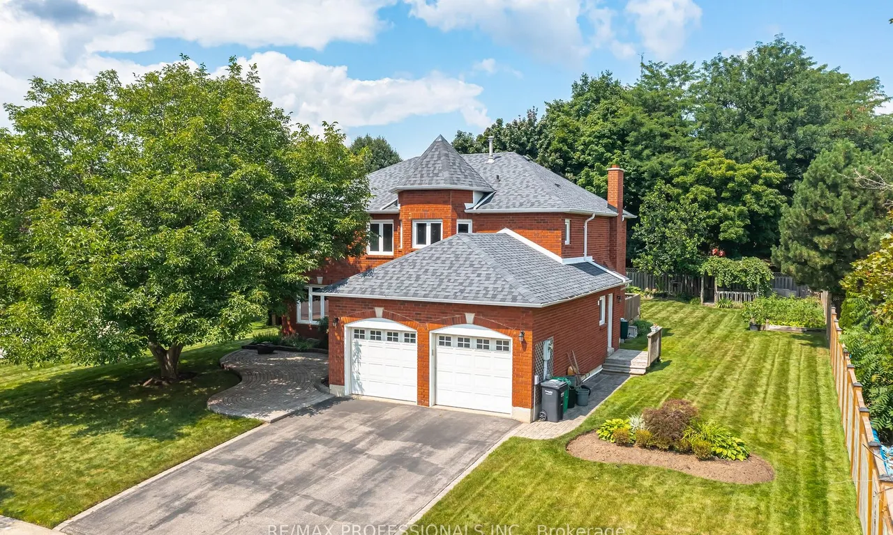 4 Christie Dr, Brampton, ON L6Z 3H6