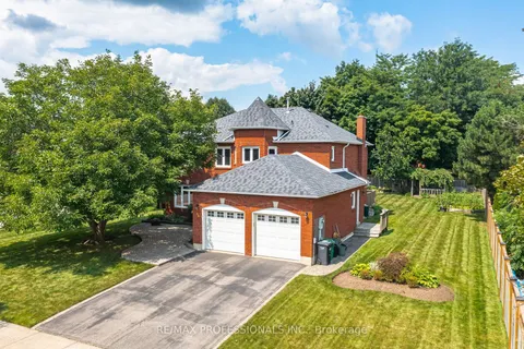 4 Christie Dr, Brampton, ON L6Z 3H6