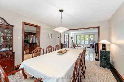 4 Christie Dr, Brampton, ON L6Z 3H6