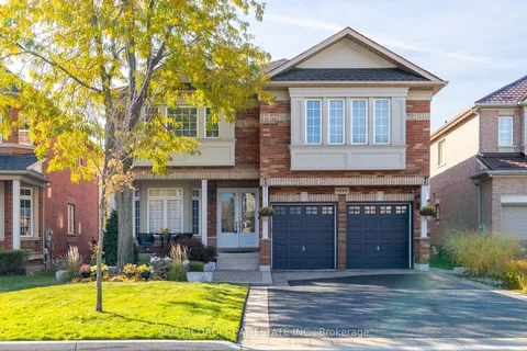 6844 Golden Hills Way, Mississauga, ON L5W 1P3
