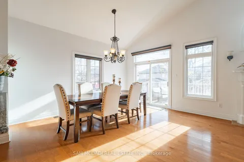 6844 Golden Hills Way, Mississauga, ON L5W 1P3