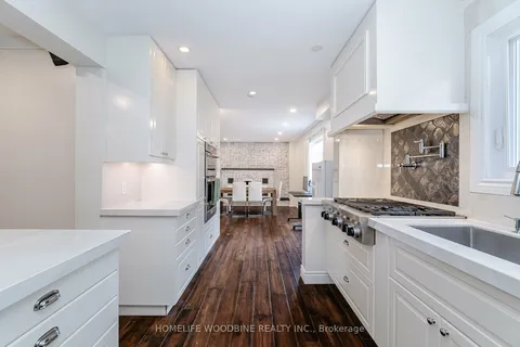 6045 Fullerton Cres, Mississauga, ON L5N 3A3