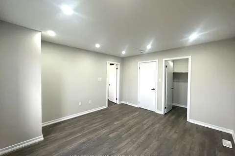 112 Golden Springs Dr, Brampton, ON L7A 4N7