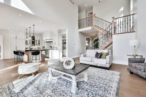 424 Sandlewood Rd, Oakville, ON L6L 3S2