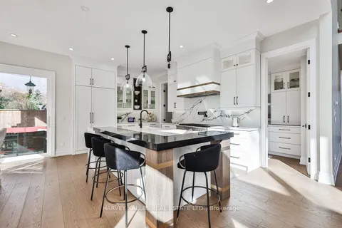 424 Sandlewood Rd, Oakville, ON L6L 3S2