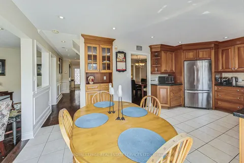 226 Poole Dr, Oakville, ON L6H 3W4