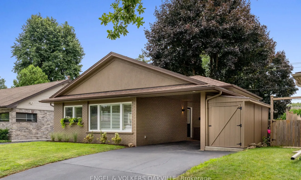 596 Thornwood Ave, Burlington, ON L7N 3B8