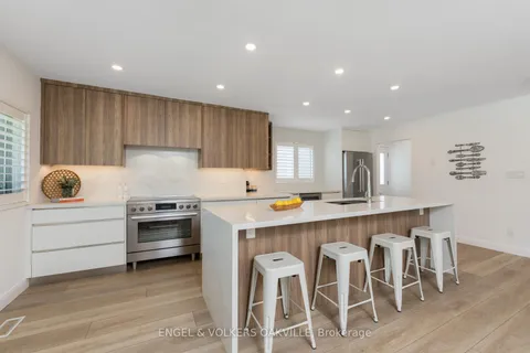 596 Thornwood Ave, Burlington, ON L7N 3B8