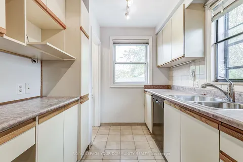 59 Chartwell Rd, Toronto, ON M8Z 4G3