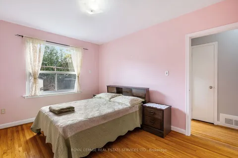 133 Cordella Ave, Toronto, ON M6N 2K1