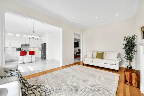 46 Angelgate Rd, Brampton, ON L6Y 0X9