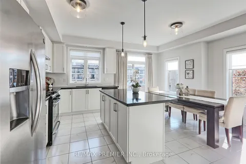 550 Mermaid Cres, Mississauga, ON L5G 0B3