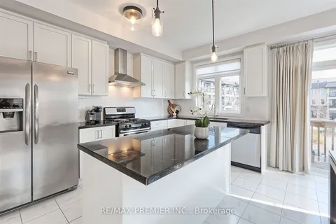 550 Mermaid Cres, Mississauga, ON L5G 0B3