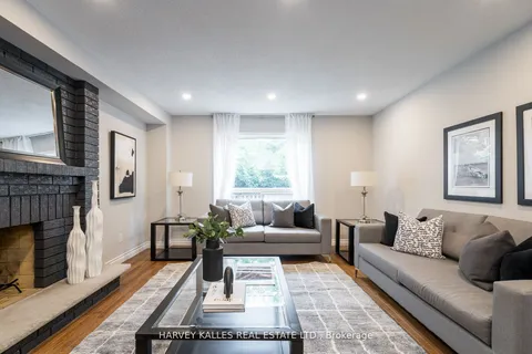 1999 Pitagora Crt, Mississauga, ON L5K 2M4