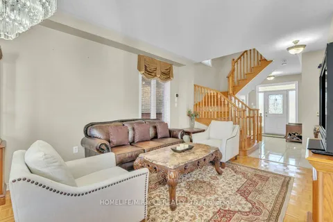 27 Putnam Drive, Brampton, ON L7A 3S9