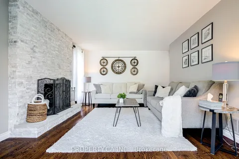 4265 Westminster Pl, Mississauga, ON L4W 3V4