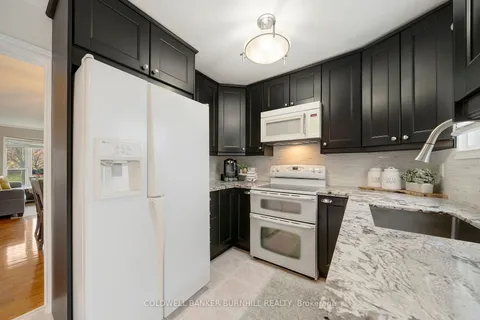 3261 WOODCROFT Cres, Burlington, ON L7M 3K8
