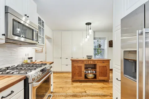 46 Thirty-Sixth St, Toronto, ON M8W 3K9