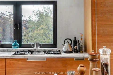 1 BOLINGBROKE Rd, Toronto, ON M6B 3L5