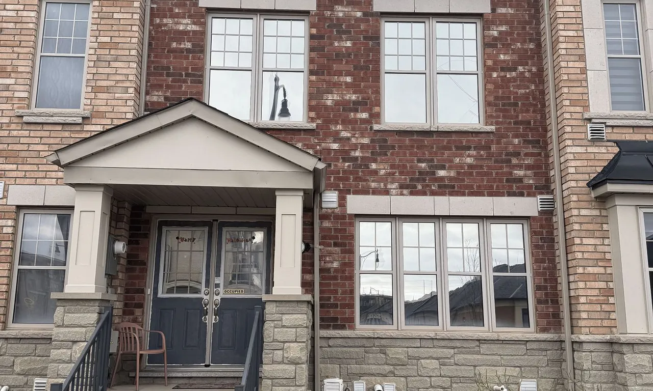 6 Remembrance Rd, Brampton, ON L7A 0A7