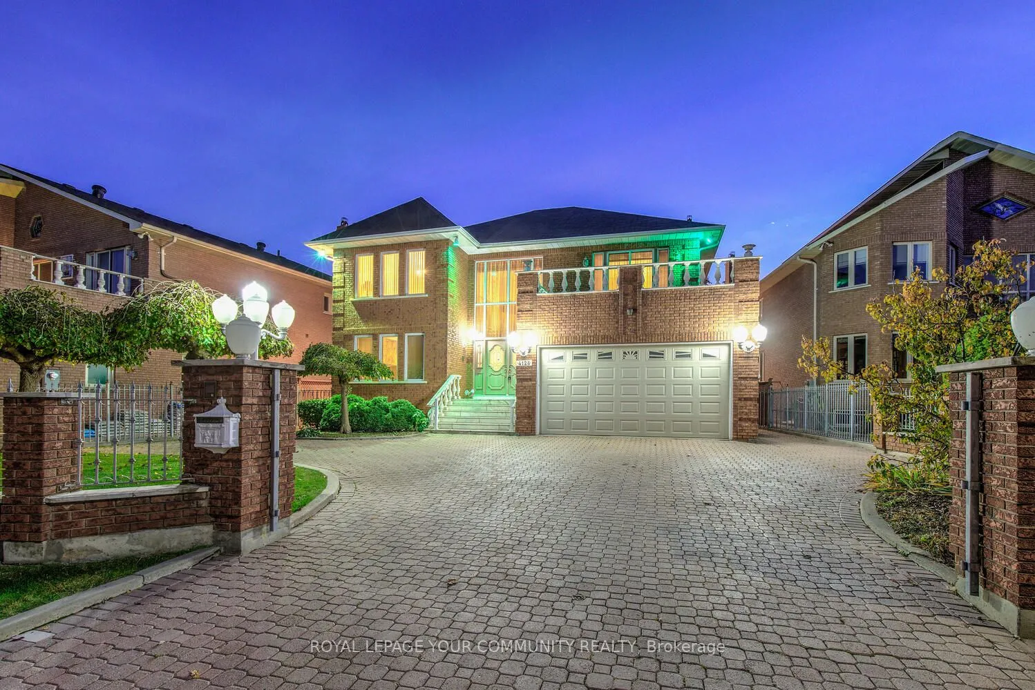 4128 Tapestry Trail, ON L4W 4B7