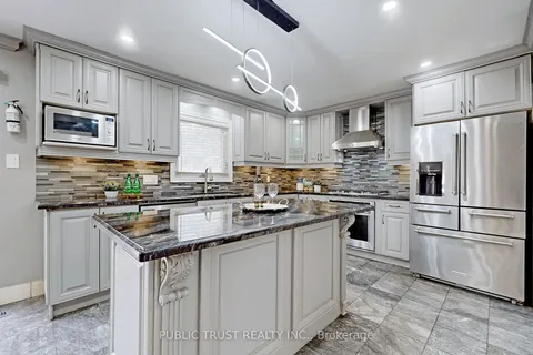 89 Newport St, Brampton, ON L6S 4N1