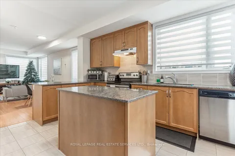 389 The Westway, Toronto, ON M9R 1H3