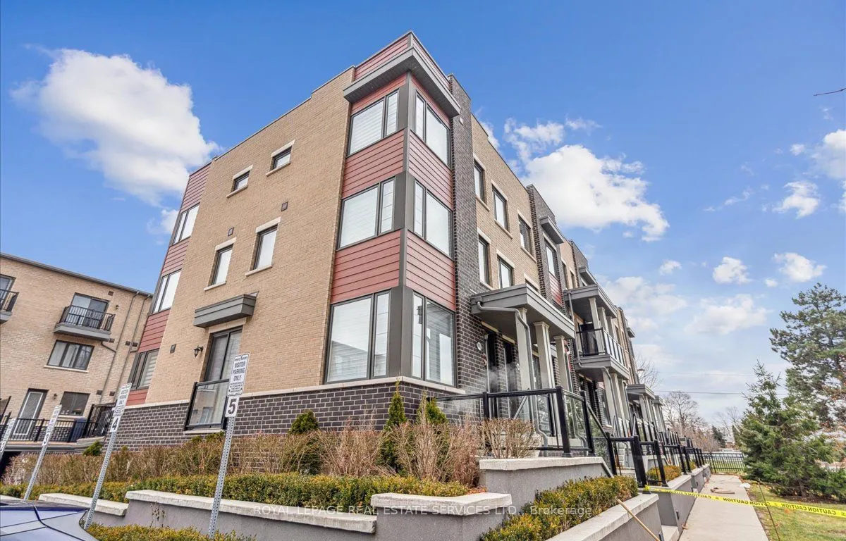389 The Westway, Toronto, ON M9R 1H3