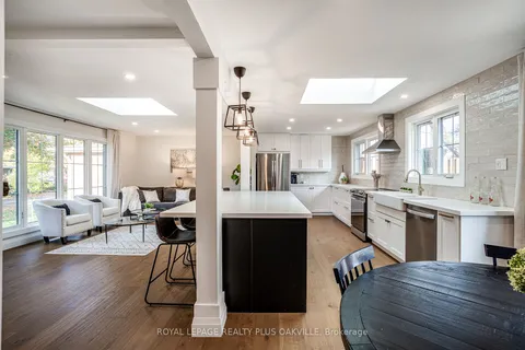 488 Kenmarr Cres, Burlington, ON L7L 4R7