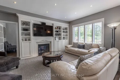 22 Lockport Cres, Brampton, ON L6P 3X9